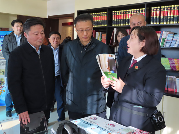 区人大常委会主任孟宪伟参加匡山地区代表小组会前视察活动