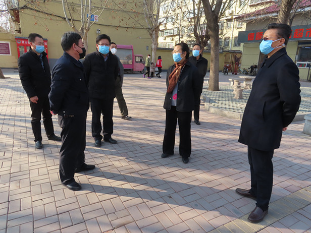 市人大常委会副主任巩宪群暗访槐荫区市场、小区疫情防控工作和企业复工情况