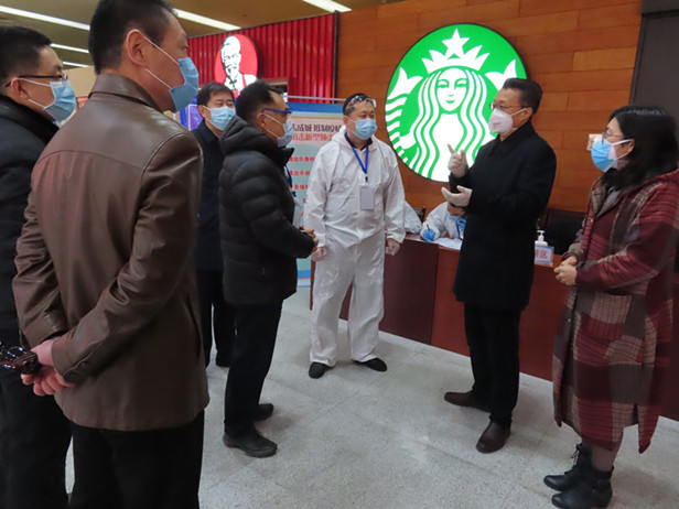 区人大常委会主任孟宪伟带队慰问区疫情防控分流点工作人员