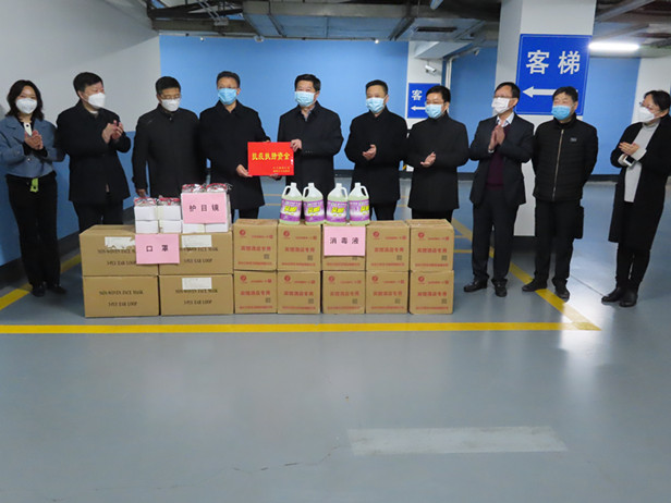 区人大常委会主任孟宪伟带队慰问济南华联商厦集团股份有限公司