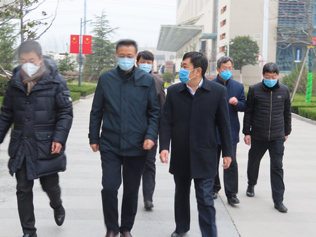 区人大常委会主任孟宪伟走访慰问华润山东医药有限公司