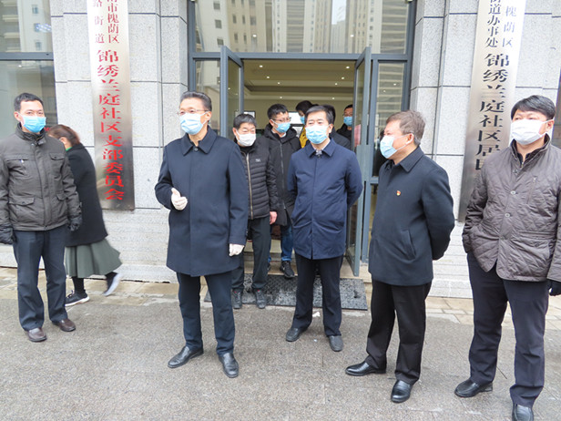 孟宪伟主任带队慰问疫情防控一线工作人员