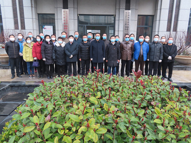 孟宪伟主任参加区人大常委会机关党支部开展的特殊主题党日活动
