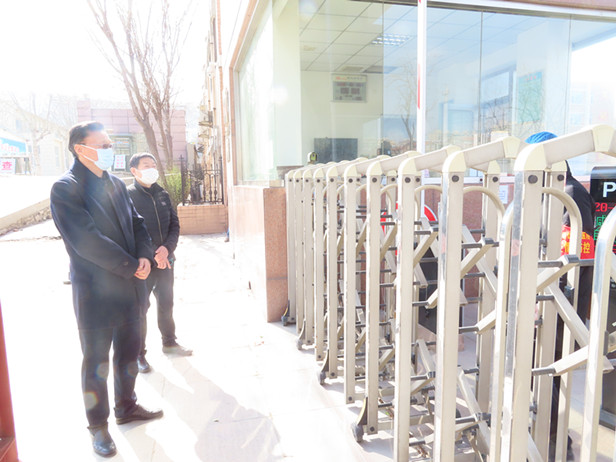 孟宪伟主任暗访辖区内部分重点场所疫情防控工作落实情况