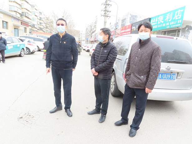 孟宪伟主任暗访老屯小区和老屯汽配城疫情防控工作