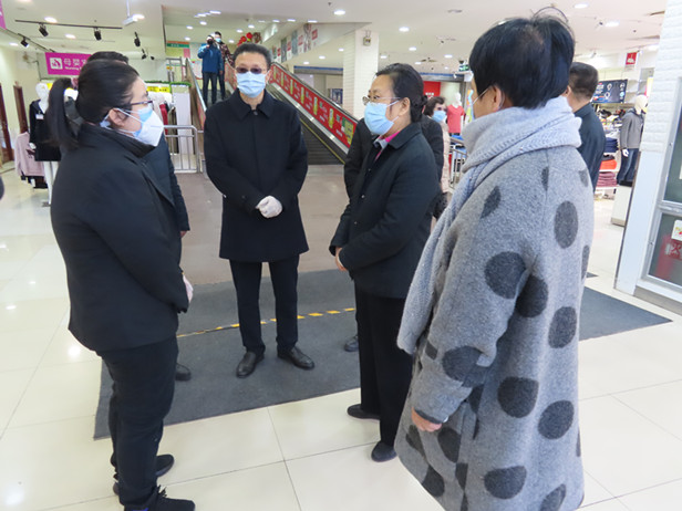 市人大常委会副主任巩宪群带队暗访槐荫区重点场所疫情防控和企业复工复产情况