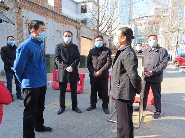 市人大常委会副主任巩宪群带队暗访槐荫区重点场所疫情防控和企业复工复产情况