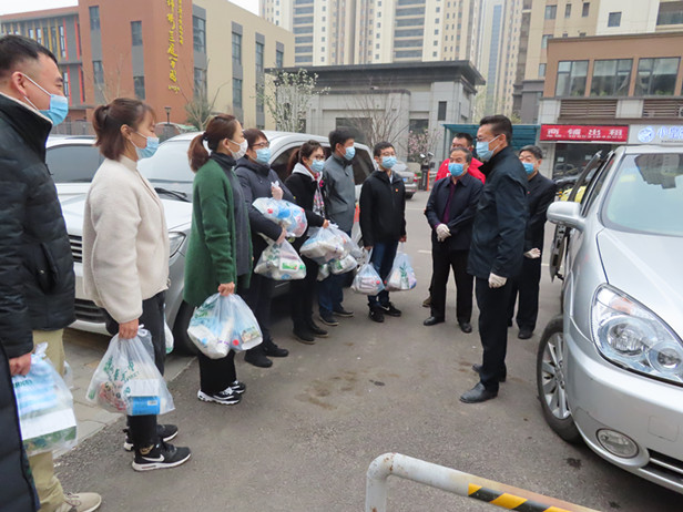 区人大常委会主任孟宪伟主持召开主任会议、走访慰问市派槐荫区进社区工作组