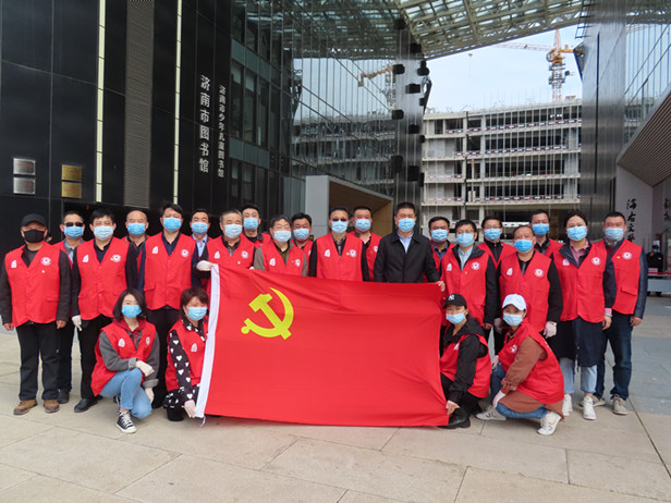 区人大常委会主任孟宪伟带队参加志愿者服务活动