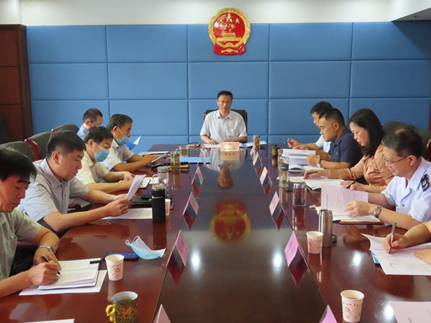区人大常委会主任会议听取财税和防汛工作情况汇报