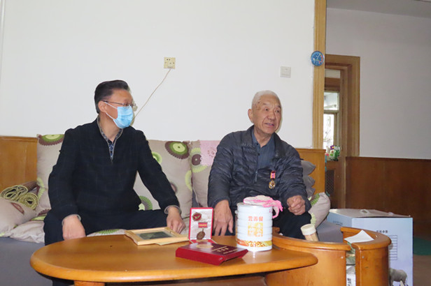 区人大常委会主任孟宪伟走访慰问抗美援朝70周年战士