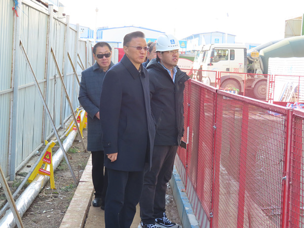 区人大常委会主任孟宪伟带队督导检查腊山街道辖区大气污染防治管控工作