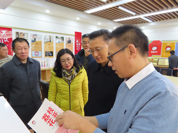 区人大常委会主任孟宪伟带队调研道德街街道新世界阳光花园社区“代表来了”和社区治理工作