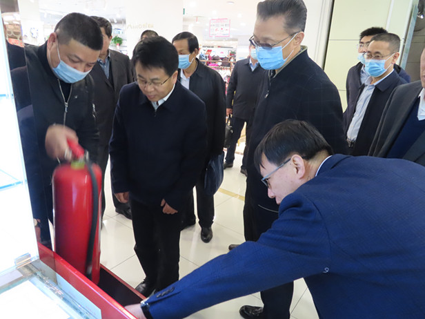 市人大常委会副主任刘程华带队调研济南华联商厦安全生产工作