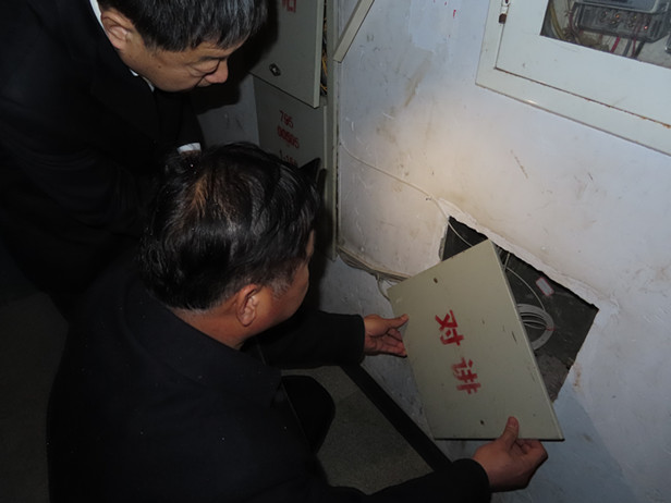 孟宪伟主任带队暗访社区和项目工地安全防范工作落实情况