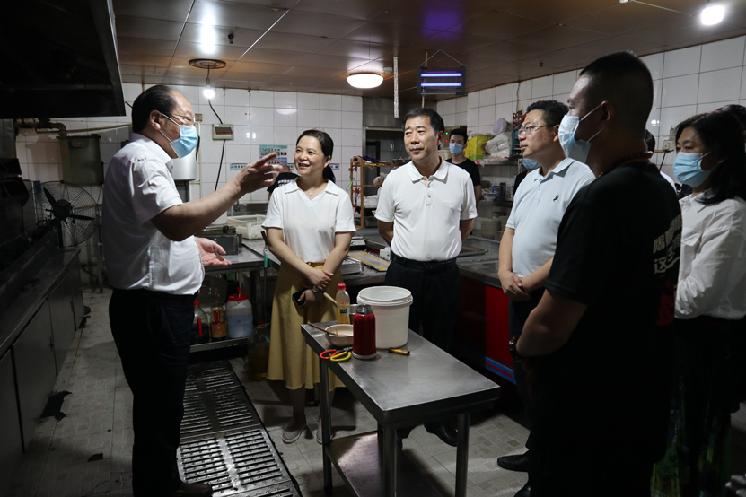 济南市人大常委会副主任刘大坤带队检查槐荫区生态环境保护工作情况