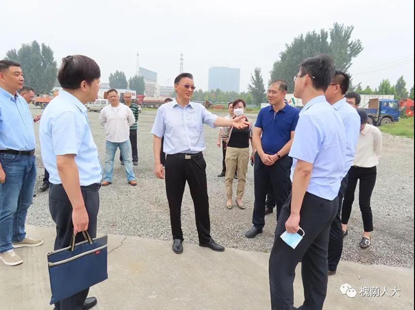 孟宪伟主任带队到重点项目现场协调解决项目推进中遇到的困难