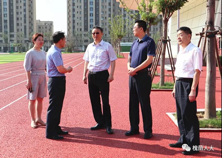 行走美丽校园,致敬辛勤园丁 ——孟宪伟主任走访慰问槐荫区医学中心实验学校