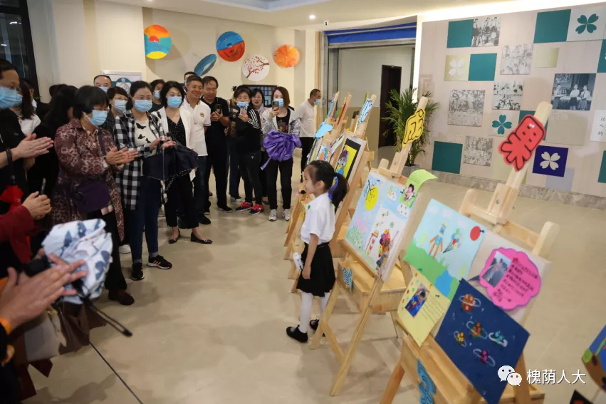 区人大常委会组织省、市、区人大代表视察全区教育工作