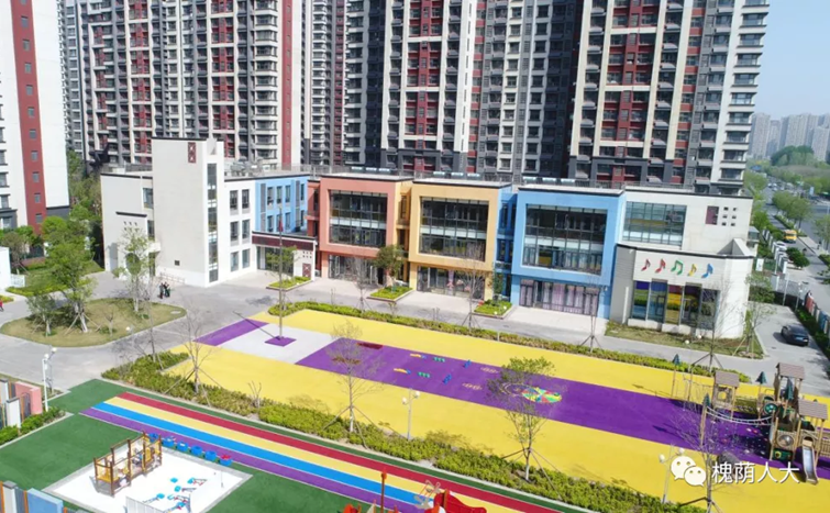 区人大常委会组织省、市、区人大代表视察全区教育工作