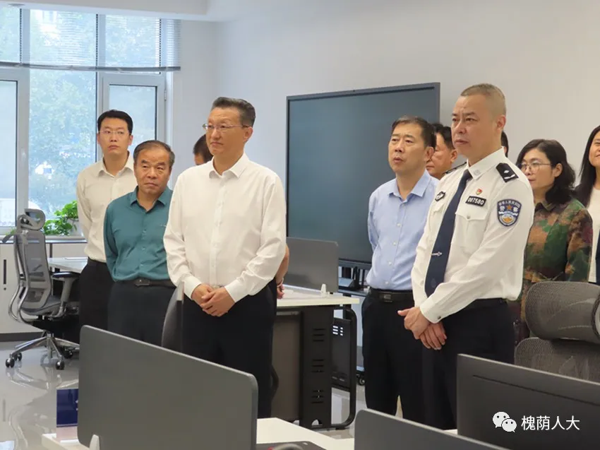 区人大常委会主任会议听取区公安分局专项工作汇报