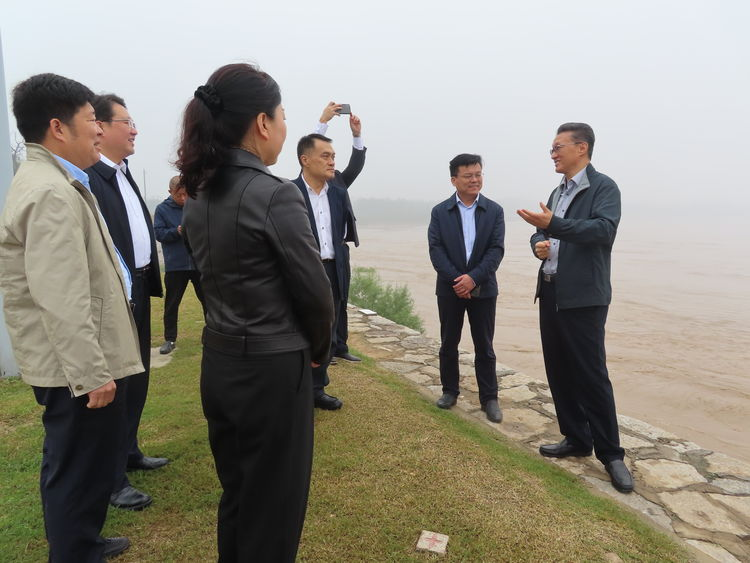 落实防汛责任,筑牢防汛堤坝,确保黄河防汛万无一失——孟宪伟主任实地察看黄河防汛工作