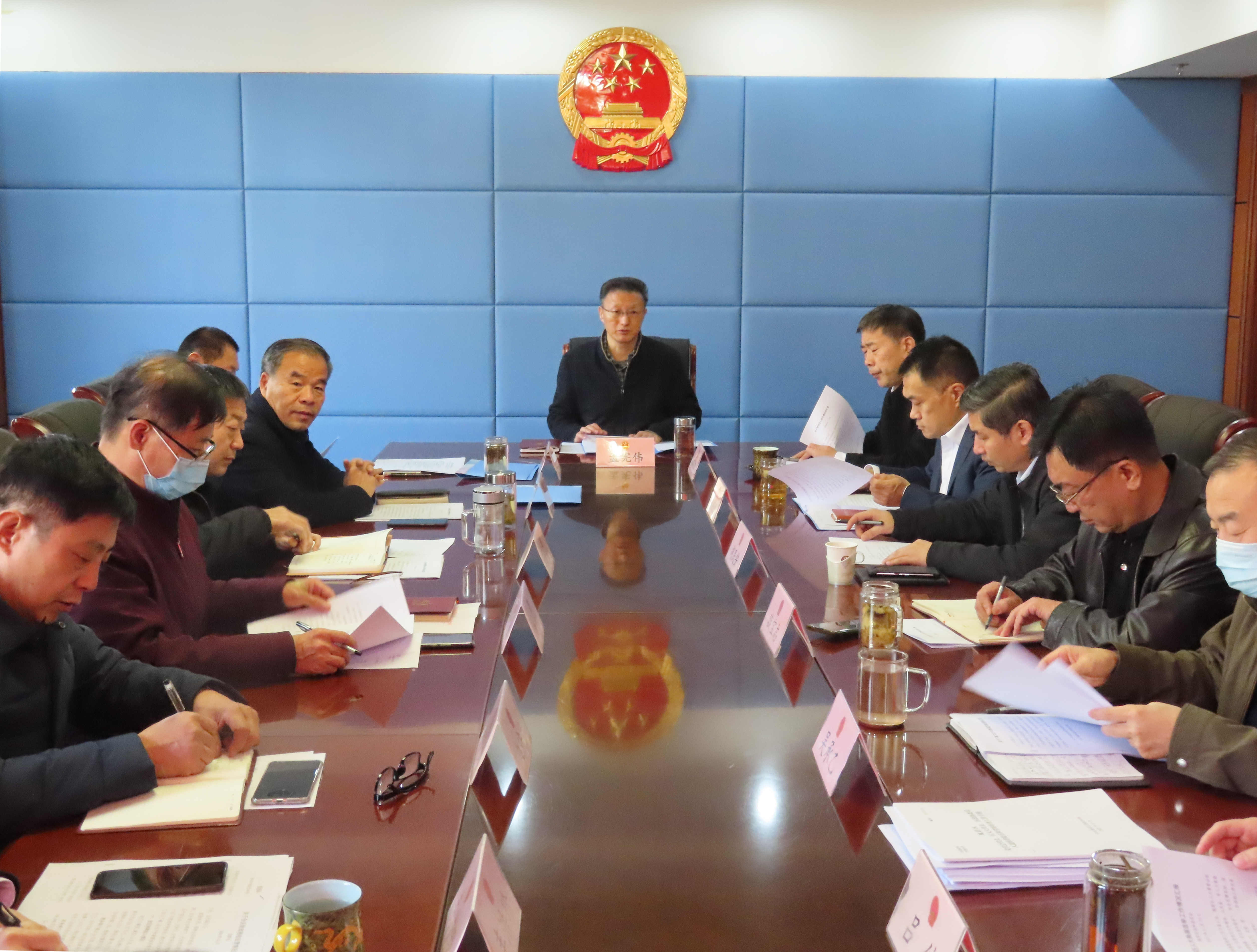 区人大常委会主任会议听取全区财政收入和税收收入工作报告