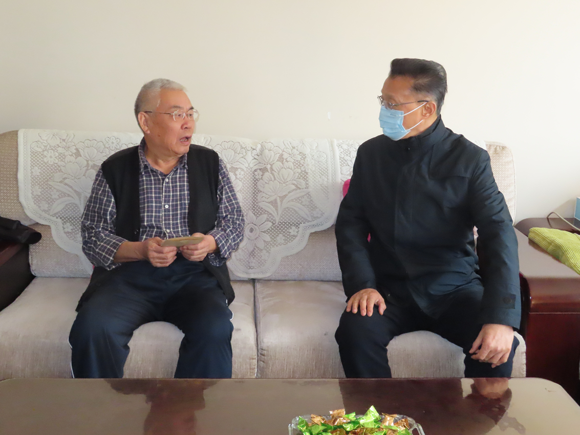 区人大常委会主任孟宪伟走访慰问老干部