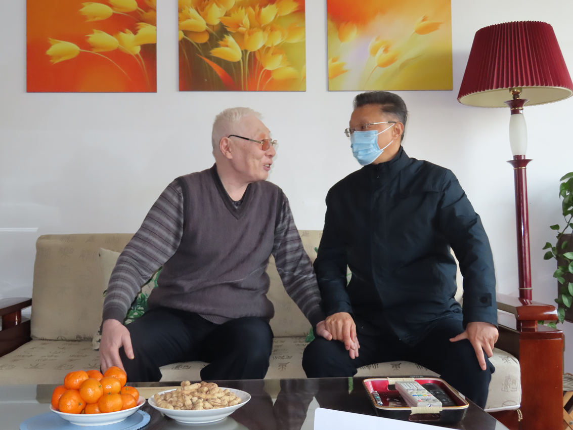 区人大常委会主任孟宪伟走访慰问老干部
