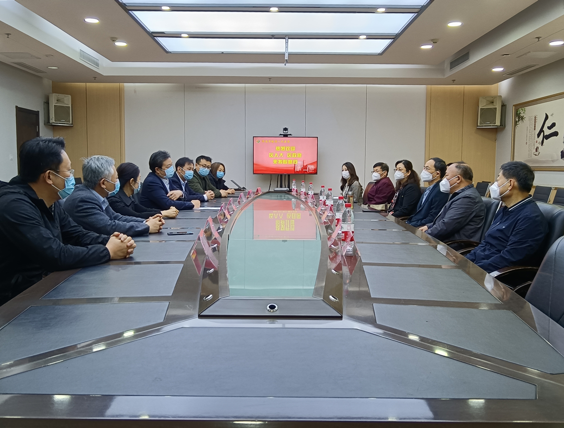 【民呼我应，代表有约】区人大常委会主任熊高翔带队走访慰问槐荫人民医院一线防疫医护人员