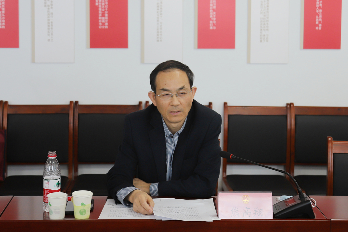 区人大常委会主任会议视察全区乡村振兴工作