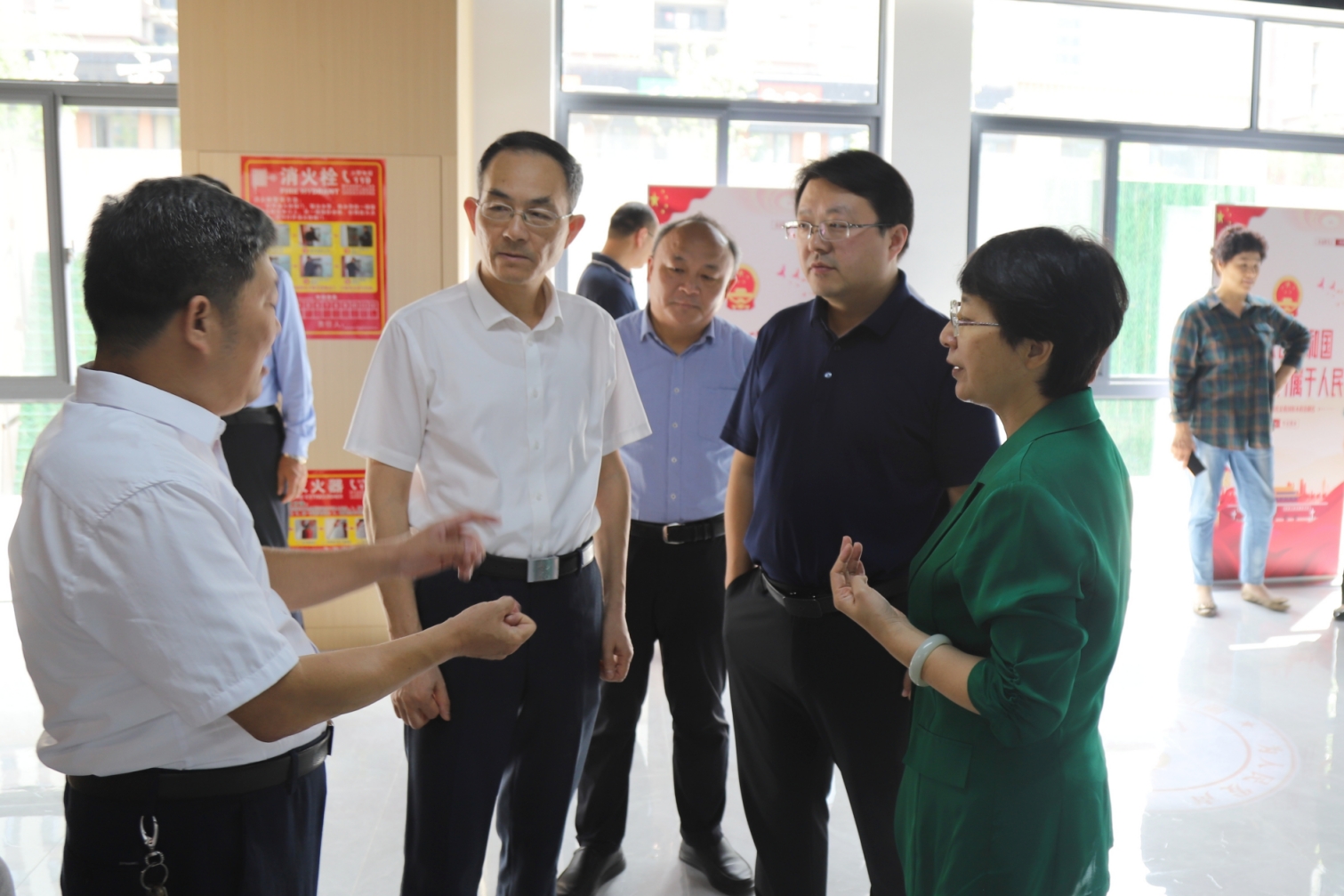 区人大常委会党组书记、主任熊高翔参加吴家堡街道“双联系”活动