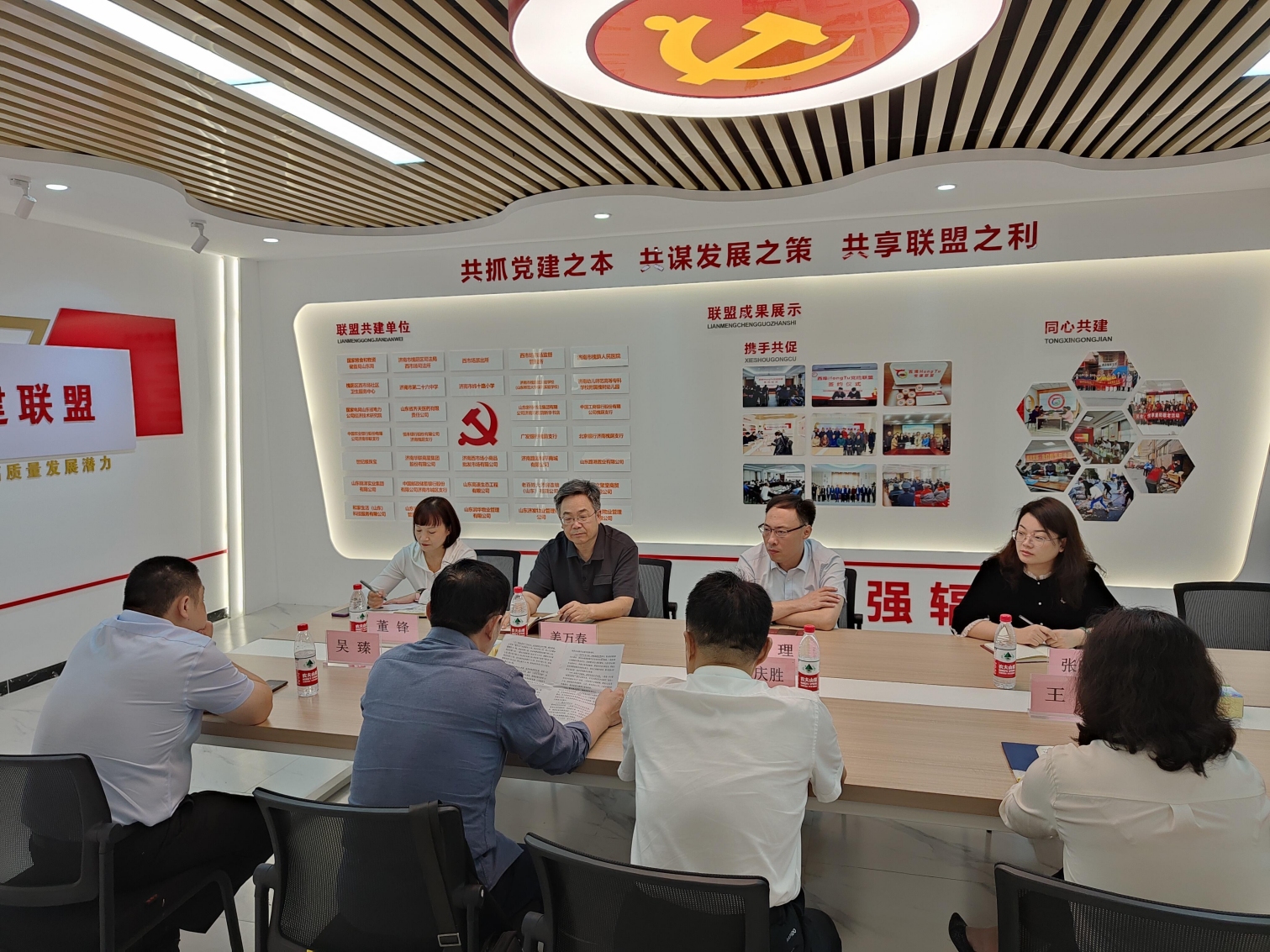 区人大常委会副主任朱庆胜参加西市场街道“双联系”活动