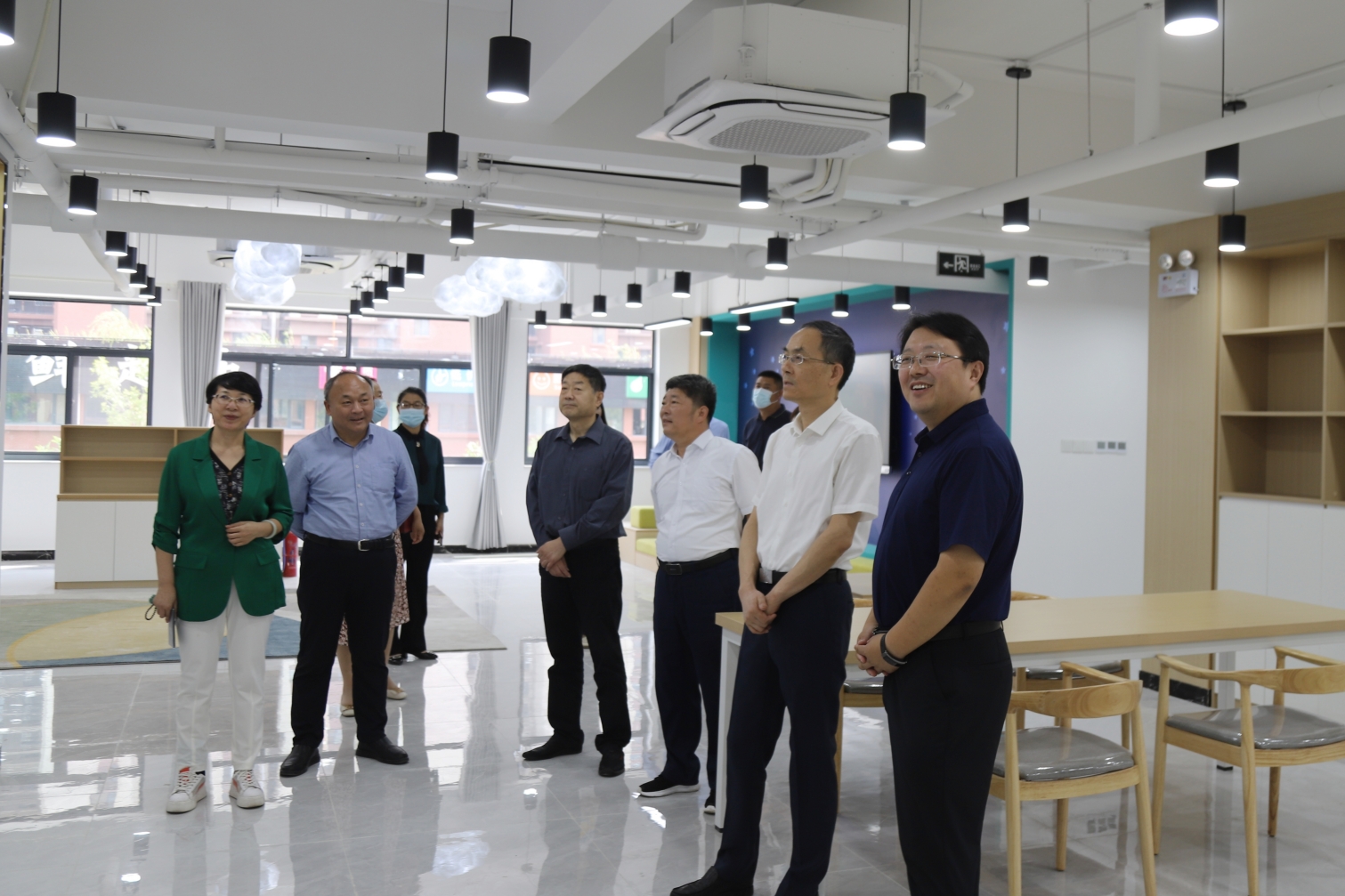 区人大常委会党组书记、主任熊高翔参加吴家堡街道“双联系”活动