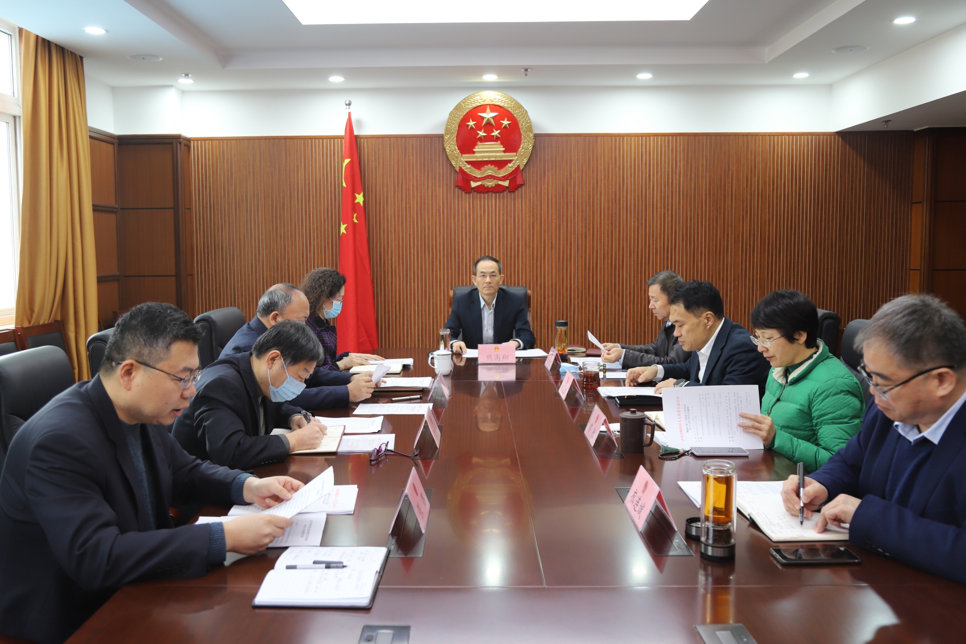区人大常委会召开第十六次主任会议