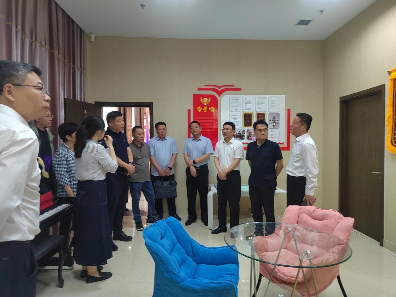 区人大常委会副主任朱庆胜带队督导“守护童心、助梦未来”儿童关爱工程项目推进情况