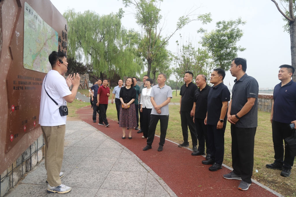 区人大常委会视察全区防汛和代表建议办理工作