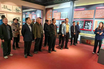 槐荫区人大常委会机关离退休干部党支部开展主题党日活动
