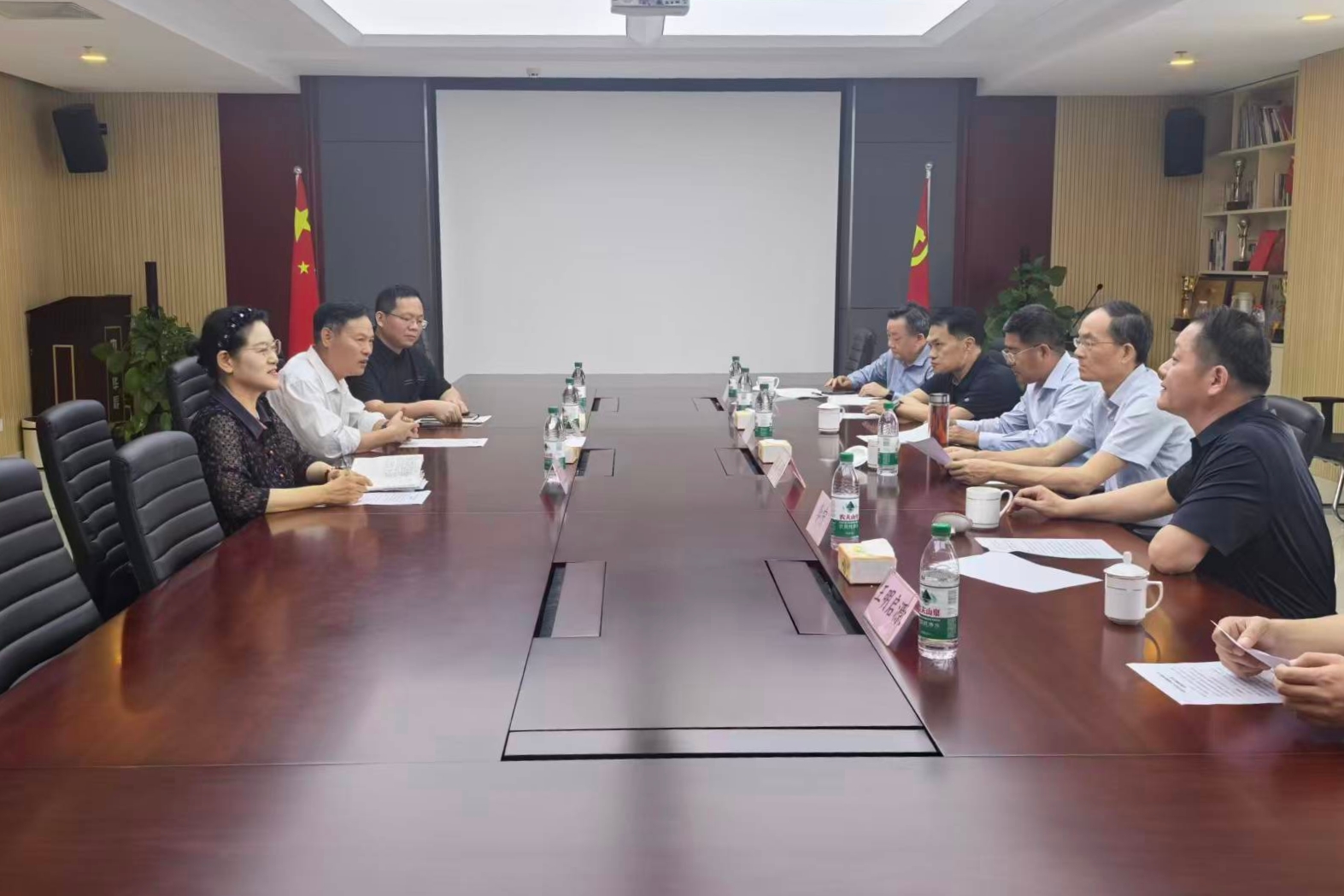 市人大常委会副主任朱玉明到槐荫区联系服务民营企业