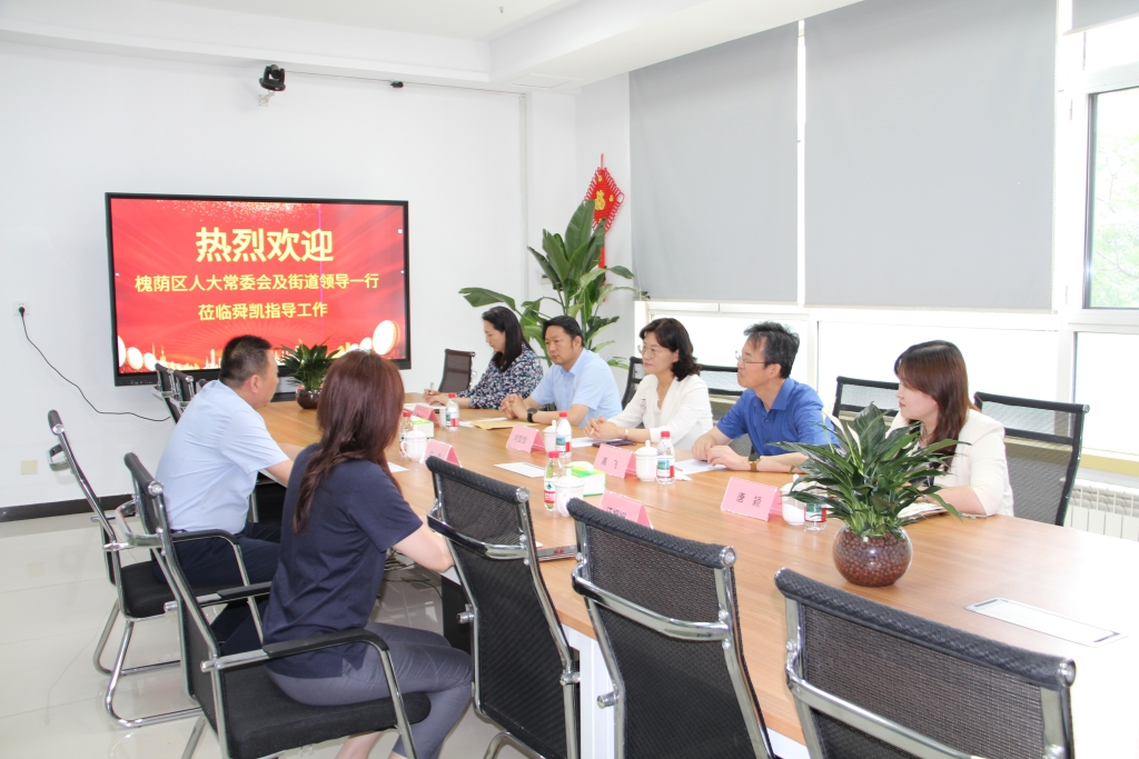 区人大常委会副主任刘莹莹走访联系服务民营企业