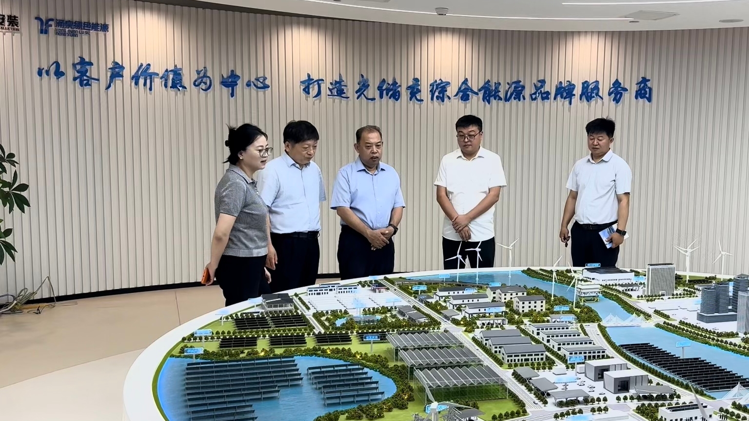 区人大常委会副主任尹强走访联系民营企业