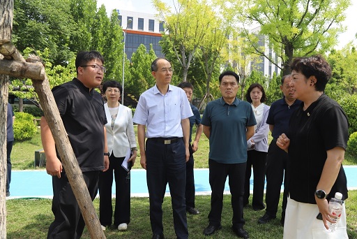槐荫区人大常委会主任会议视察全民运动健康与防汛工作