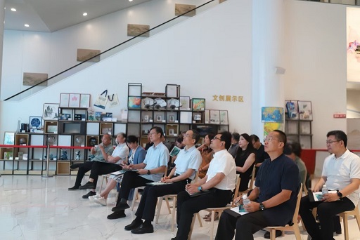 槐荫区人大常委会组织部分住区市人大代表参观“自然资源科技成果科普巡展”